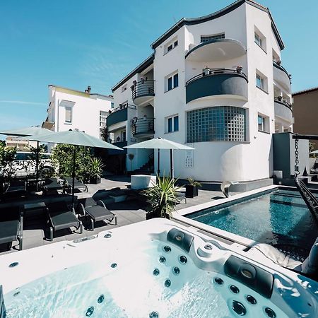 Holiday Apartments Amarilis Pakostane Exterior photo