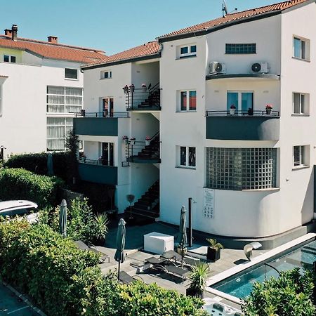 Holiday Apartments Amarilis Pakostane Exterior photo