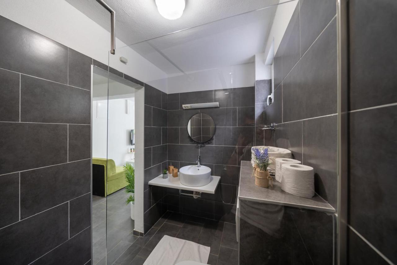 Holiday Apartments Amarilis Pakostane Exterior photo
