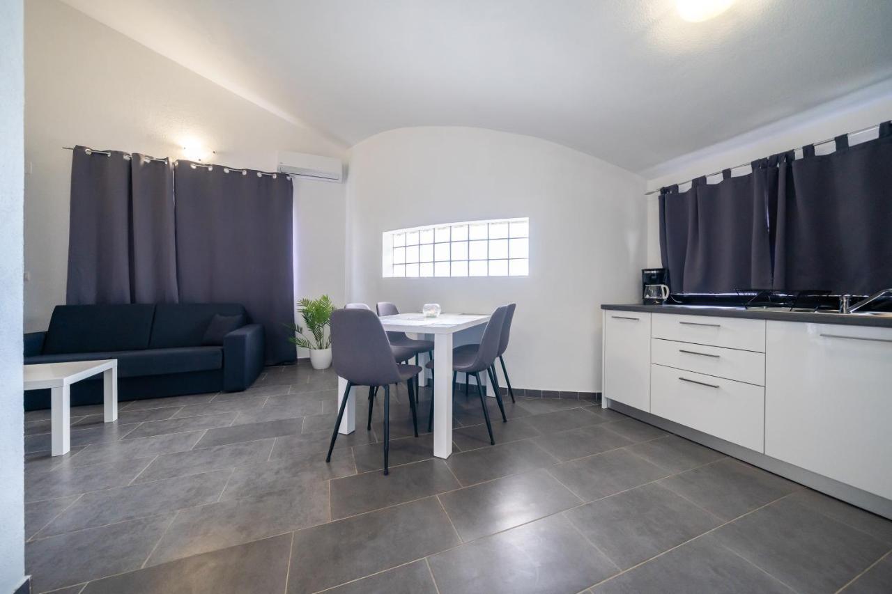Holiday Apartments Amarilis Pakostane Exterior photo