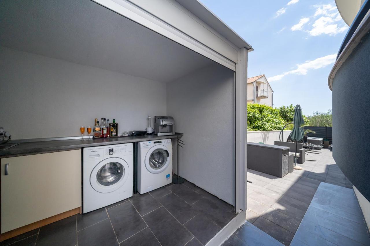 Holiday Apartments Amarilis Pakostane Exterior photo