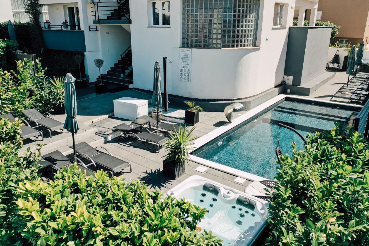 Holiday Apartments Amarilis Pakostane Exterior photo