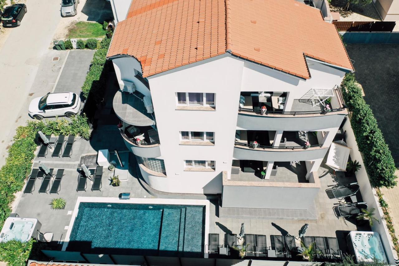 Holiday Apartments Amarilis Pakostane Exterior photo