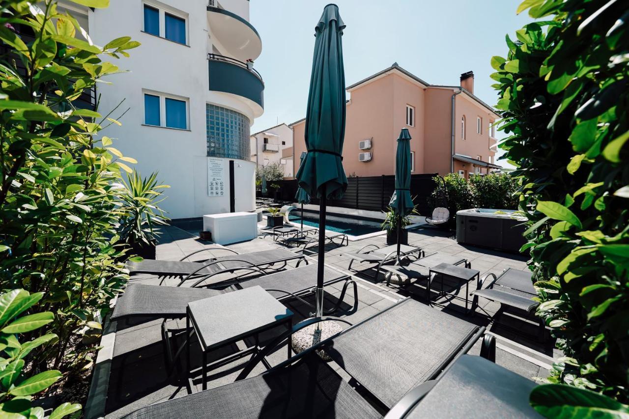Holiday Apartments Amarilis Pakostane Exterior photo